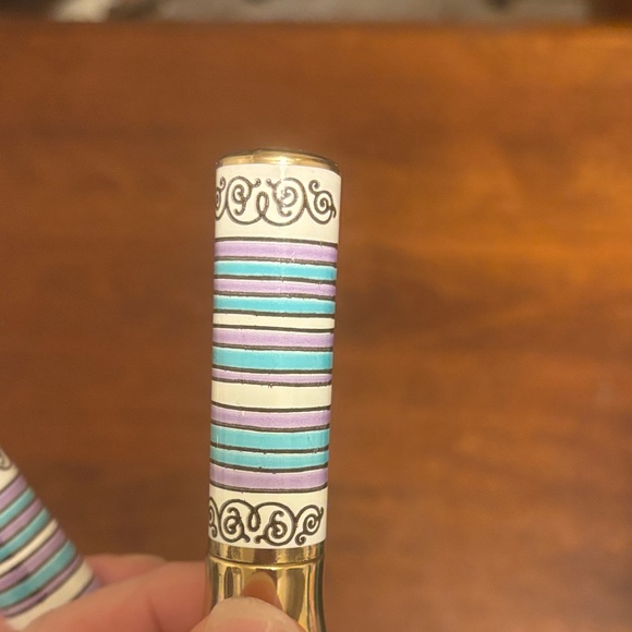 Vintage Yardley London Lipstick Tube - Picture 4 of 5